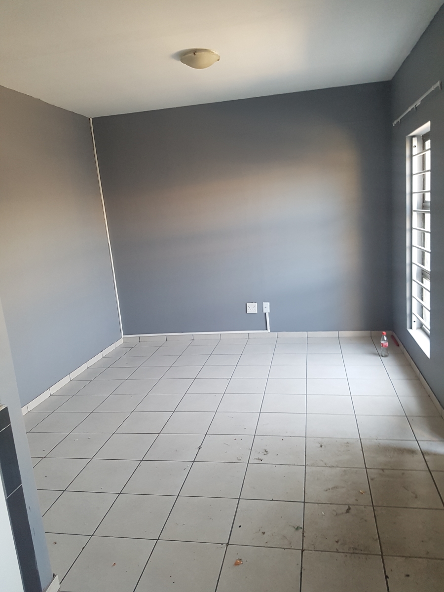 12 Bedroom Property for Sale in Phoenix Western Cape